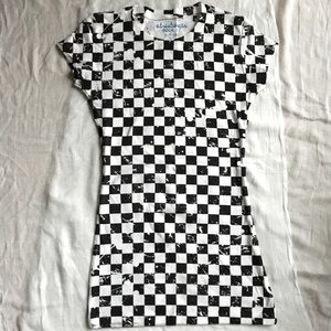 Checkered long t-shirt with cap sleeves